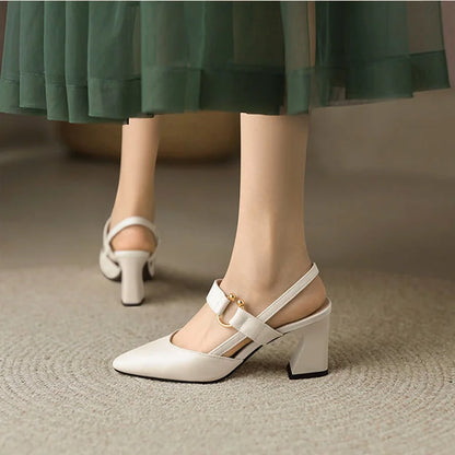 احذية نسائية بكعب عريض