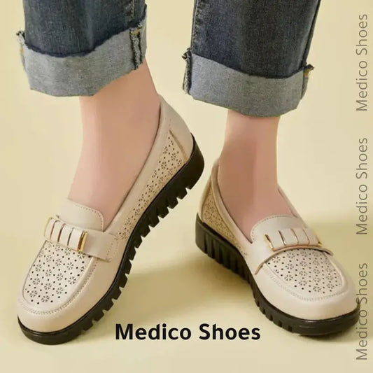 أحذية نسائية بتصميم جديد، مصنوعة من الجلد الطبيعي